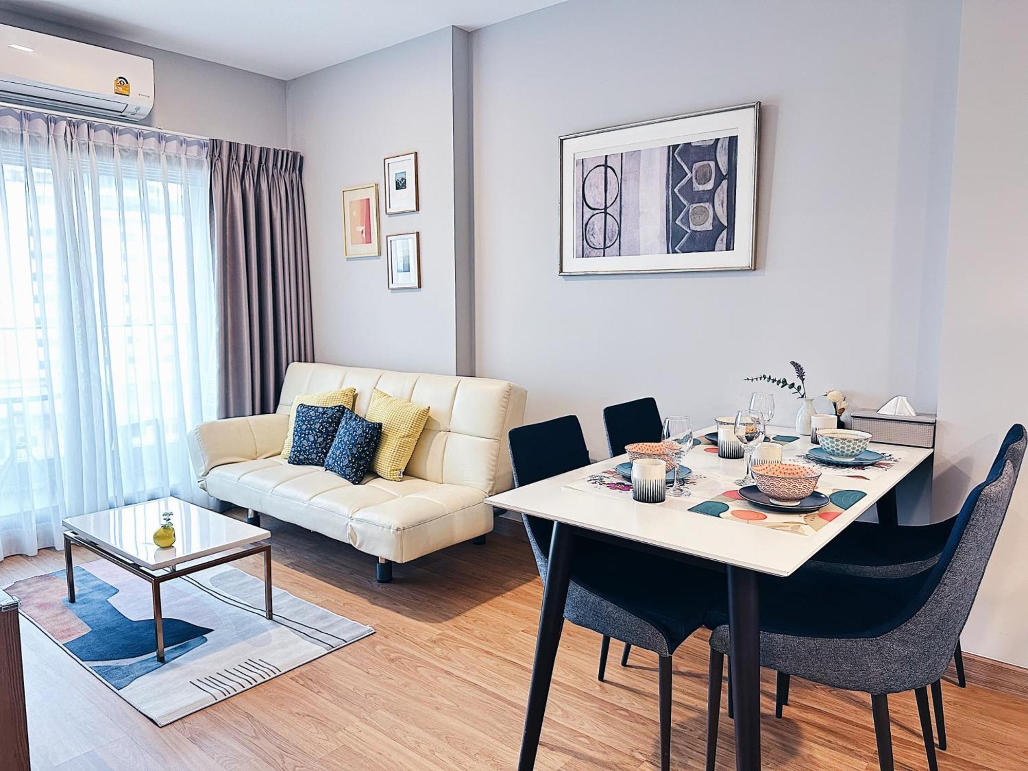 New & Cozy 2 Bedroom @ The Astra Sky River チエンマイ エクステリア 写真