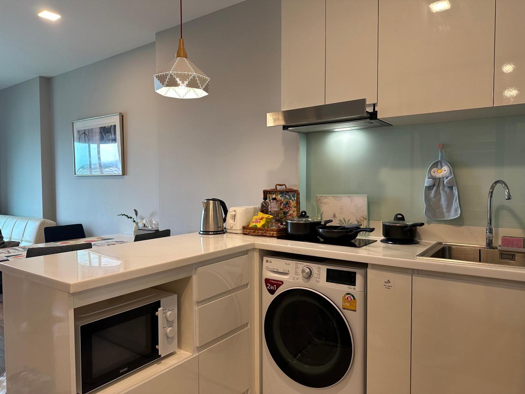 New & Cozy 2 Bedroom @ The Astra Sky River チエンマイ エクステリア 写真